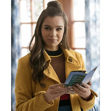 HAILEE-STEINFELD-AUTOGRAPH-PHOTO