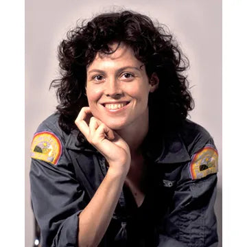 SIGOURNEY-WEAVER-AUTOGRAPH-PHOTO