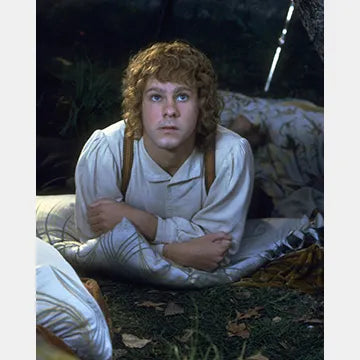 DOMINIC-MONAGHAN-AUTOGRAPH-PHOTO