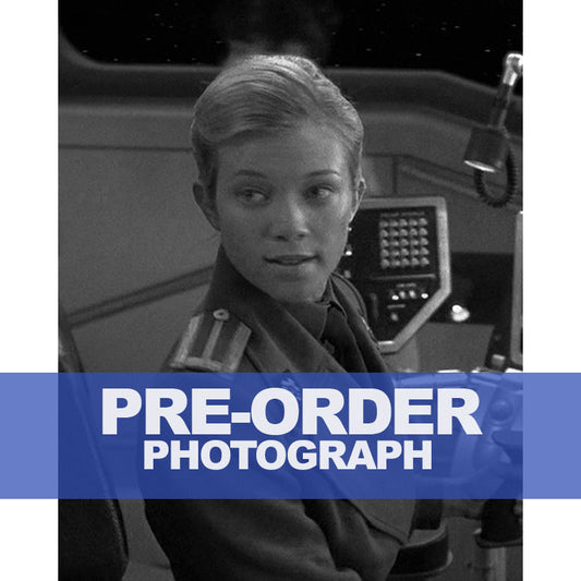 AMY-SMART-AUTOGRAPH-PHOTO