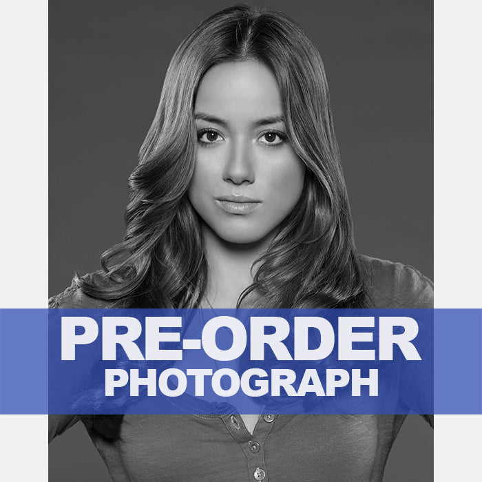 CHLOE-BENNET-AUTOGRAPH-PHOTO