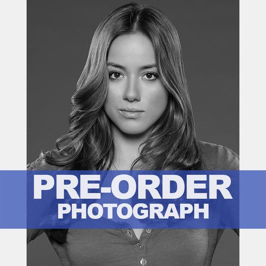 CHLOE-BENNET-AUTOGRAPH-PHOTO