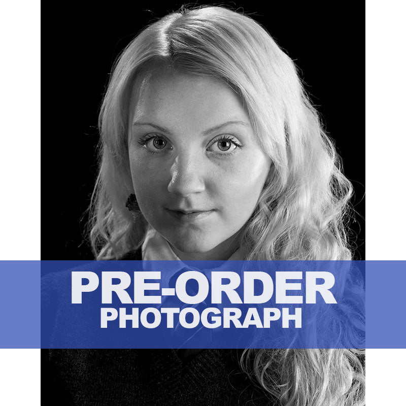 EVANNA-LYNCH-AUTOGRAPH-PHOTO