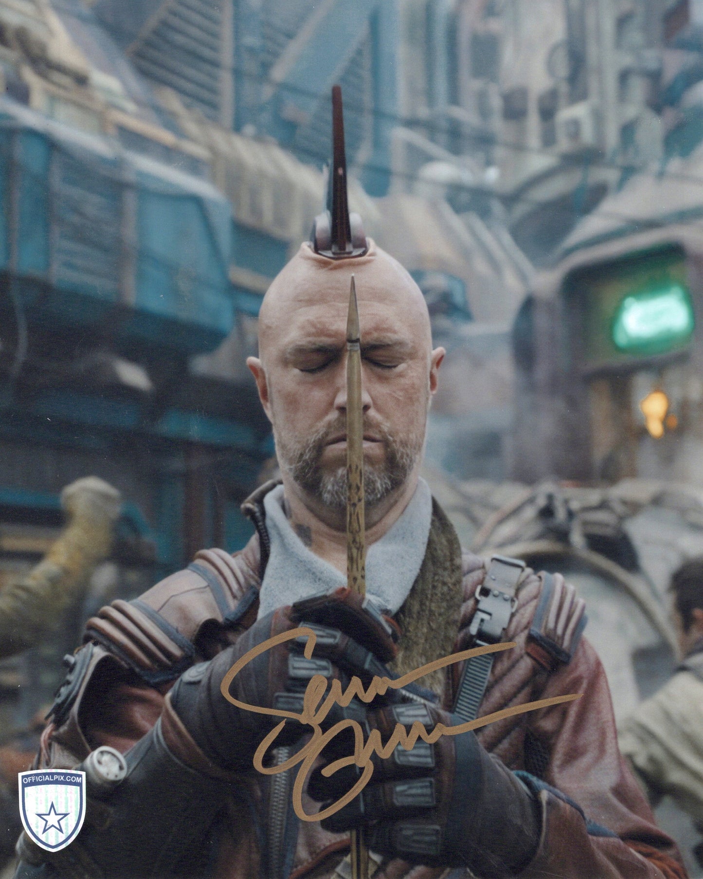 STOCK-SEAN-GUNN-001-8x10
