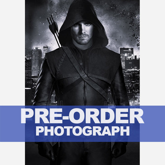 STEPHEN-AMELL-AUTOGRAPH-PHOTO