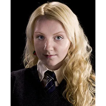 EVANNA-LYNCH-AUTOGRAPH-PHOTO
