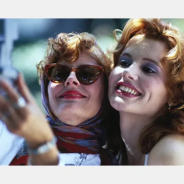 GEENA-DAVIS-AUTOGRAPH-PHOTO