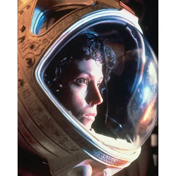 SIGOURNEY-WEAVER-AUTOGRAPH-PHOTO