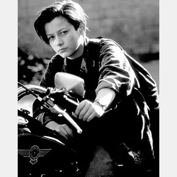 EDWARD-FURLONG-AUTOGRAPH-PHOTO