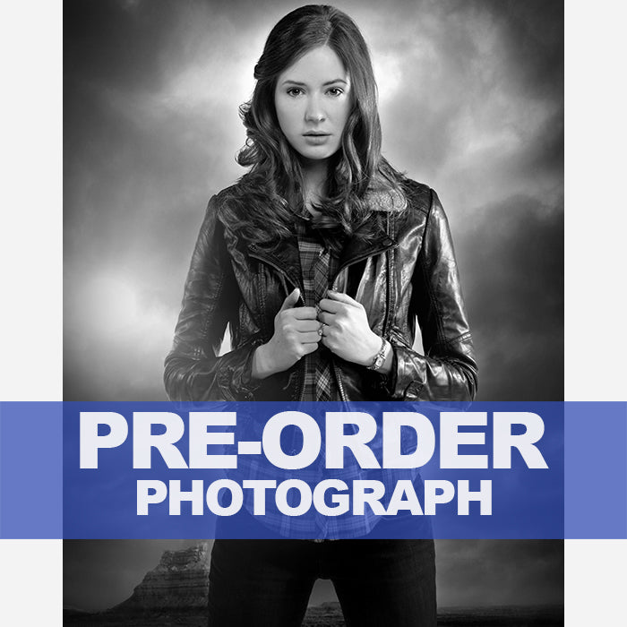 KAREN-GILLAN-AUTOGRAPH-PHOTO