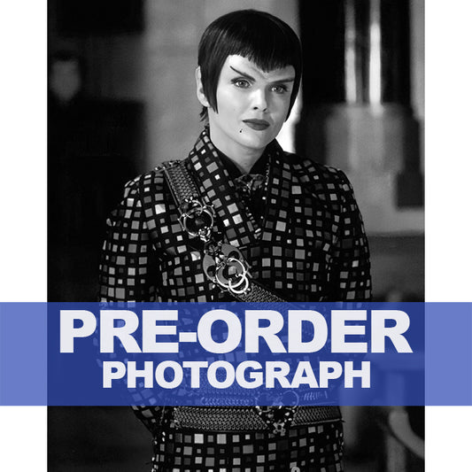 DINA-MEYER-PRE-ORDER-PHOTOGRAPH