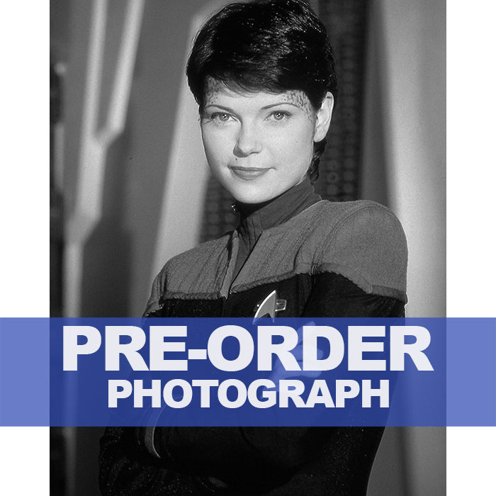 NICOLE-DE-BOER-AUTOGRAPH-PHOTO