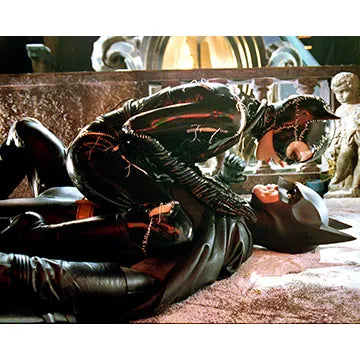 MICHAEL-KEATON-AUTOGRAPH-PHOTO