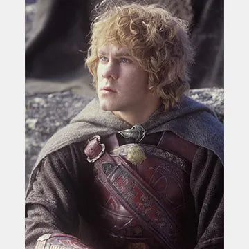 DOMINIC-MONAGHAN-AUTOGRAPH-PHOTO