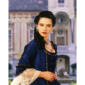 CATHERINE-ZETA-JONES-AUTOGRAPH-PHOTO