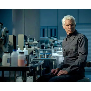 TIMOTHY-OLYPHANT-AUTOGRAPH-PHOTO