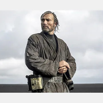 MADS-MIKKELSEN-AUTOGRAPH-PHOTO