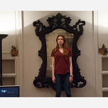 KAREN-GILLAN-AUTOGRAPH-PHOTO