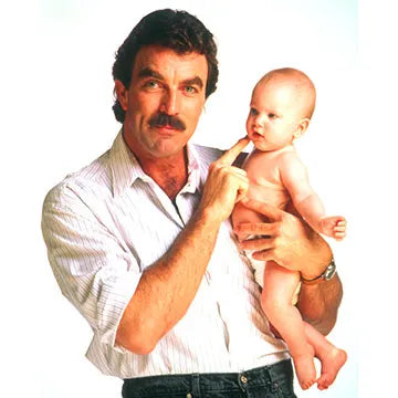 TOM-SELLECK-AUTOGRAPH-PHOTO