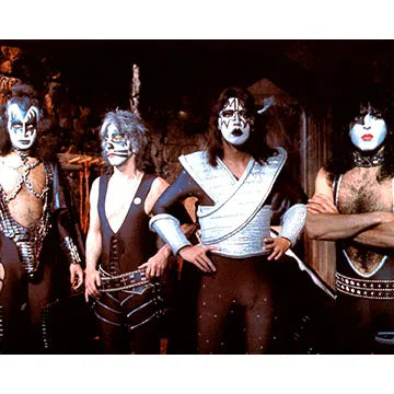GENE-SIMMONS-AUTOGRAPH-PHOTO