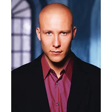 MICHAEL-ROSENBAUM-AUTOGRAPH-PHOTO