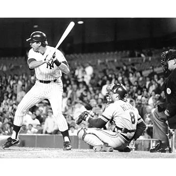 TOM-SELLECK-AUTOGRAPH-PHOTO