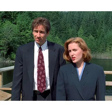 GILLIAN-ANDERSON-AUTOGRAPH-PHOTO