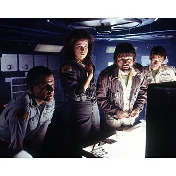 SIGOURNEY-WEAVER-AUTOGRAPH-PHOTO