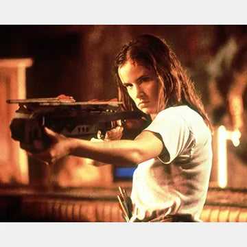 JULIETTE-LEWIS-AUTOGRAPH-PHOTO