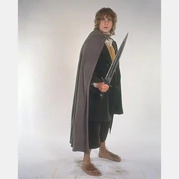 DOMINIC-MONAGHAN-AUTOGRAPH-PHOTO