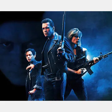 LINDA-HAMILTON-AUTOGRAPH-PHOTO