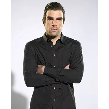 ZACHARY-QUINTO-AUTOGRAPH-PHOTO