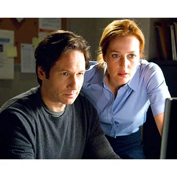 GILLIAN-ANDERSON-AUTOGRAPH-PHOTO