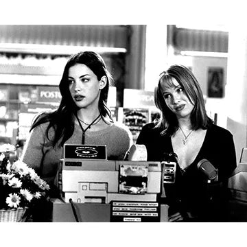 LIV-TYLER-AUTOGRAPH-PHOTO
