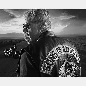 RON-PERLMAN-AUTOGRAPH-PHOTO