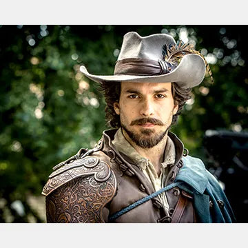 SANTIAGO-CABRERA-AUTOGRAPH-PHOTO