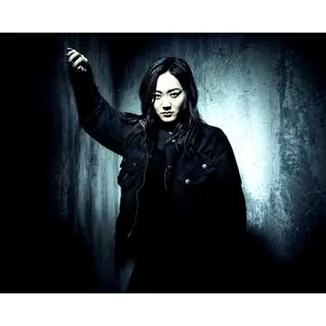 KAREN-FUKUHARA-AUTOGRAPH-PHOTO