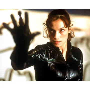 FAMKE-JANSSEN-AUTOGRAPH-PHOTO