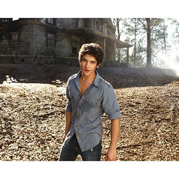 TYLER-POSEY-AUTOGRAPH-PHOTO
