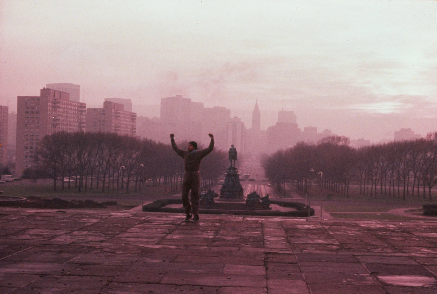 SYLVESTER-STALLONE-AUTOGRAPH-PHOTO