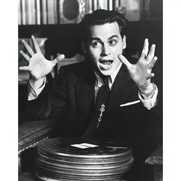 JOHNNY-DEPP-AUTOGRAPH-PHOTO