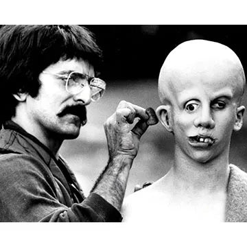 TOM-SAVINI-AUTOGRAPH-PHOTO