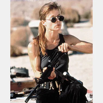 LINDA-HAMILTON-AUTOGRAPH-PHOTO