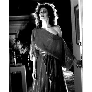 SIGOURNEY-WEAVER-AUTOGRAPH-PHOTO