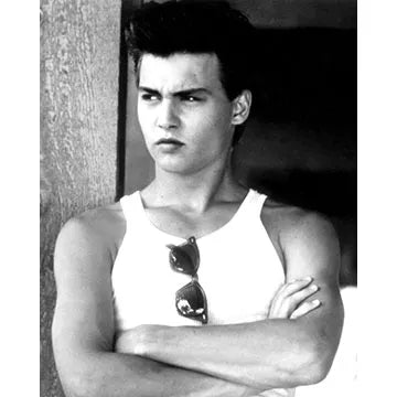 JOHNNY-DEPP-AUTOGRAPH-PHOTO