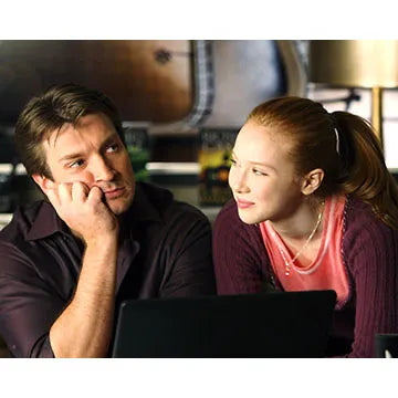 MOLLY-C.-QUINN-AUTOGRAPH-PHOTO