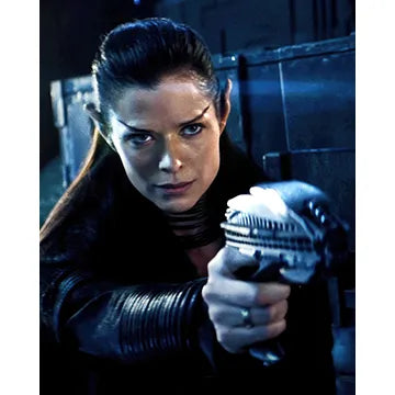 PEYTON-LIST-AUTOGRAPH-PHOTO