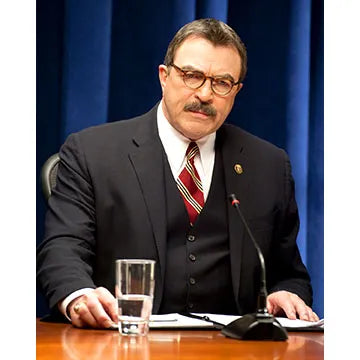 TOM-SELLECK-AUTOGRAPH-PHOTO