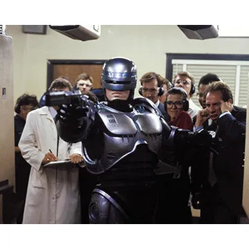 PETER-WELLER-AUTOGRAPH-PHOTO