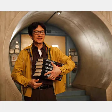 KE-HUY-QUAN-AUTOGRAPH-PHOTO